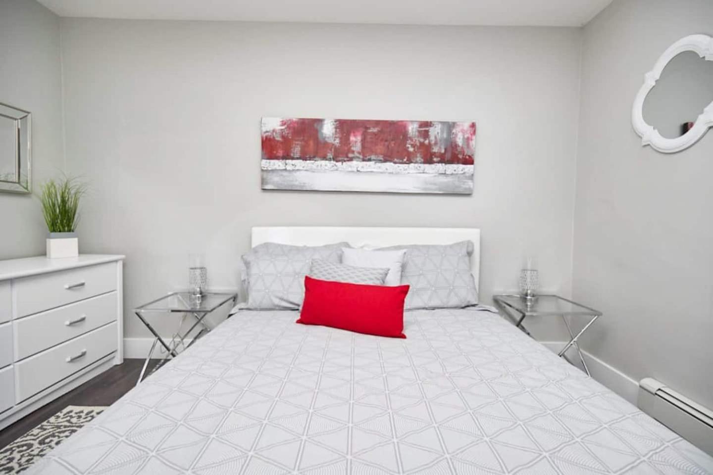 Clifton Hill Hideaway 2B -Two Bedroom Condo Niagara Şelalesi Dış mekan fotoğraf